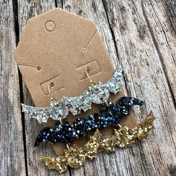 $10 JEWELRY SALE! 
Bat earrings - Picture 1 of 1